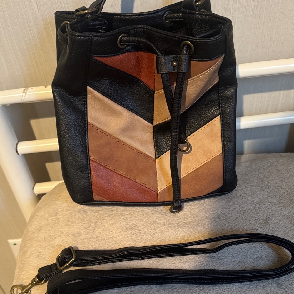 Time and Tru Black and Tan Chevron Shoulder Bag